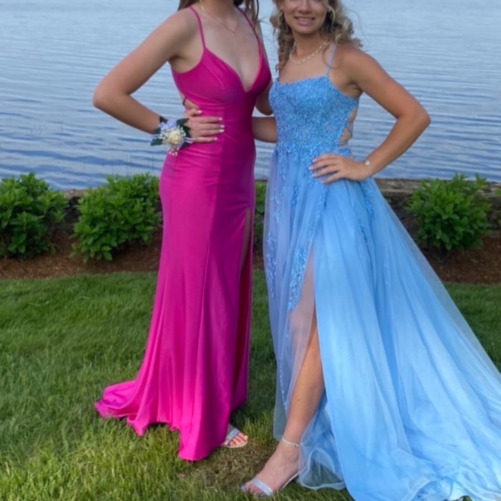 PROM DRESS - Picture 3 of 5